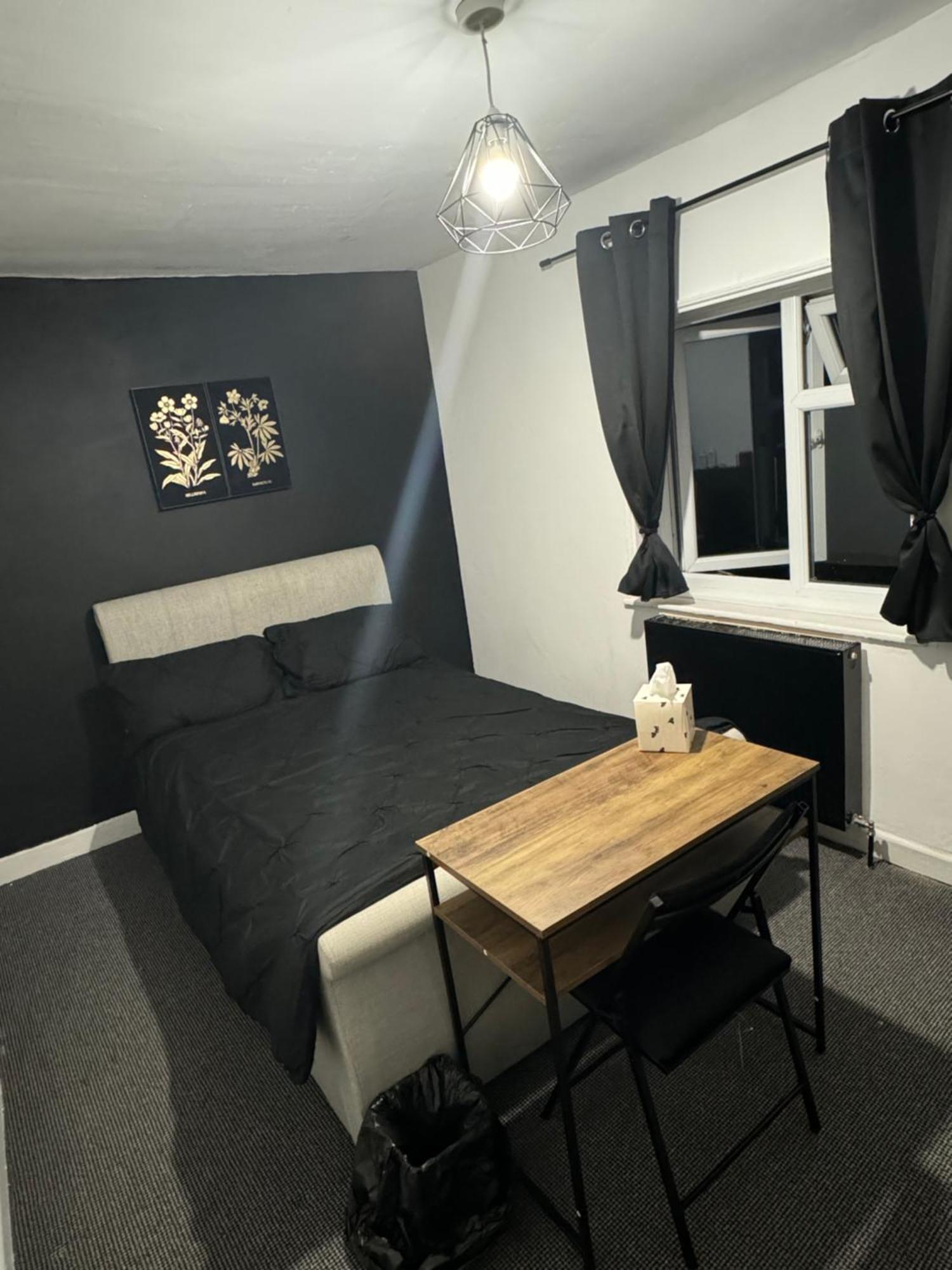 Accommodatie bij particulieren Small Double Located 2 Minutes From Gloucester Royal Hospital